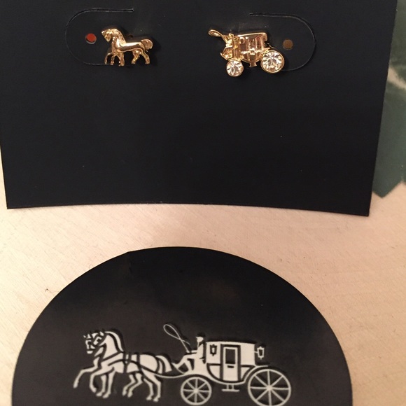 COACH Horse and Carriage Stud Earrings 🆕 - Picture 4 of 7